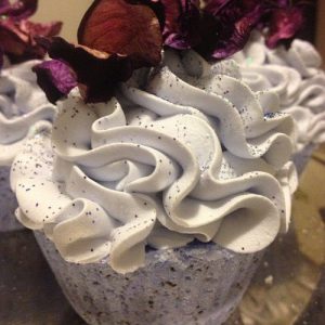 blooming-lilac-bath-bomb-cupcake.jpg