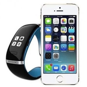 bluetooth-smart-watch-bracelet-for-apple-samsung-smart-phones.jpg